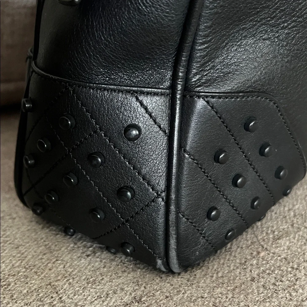 Elegant Tod's Black Leather Briefcase for Men